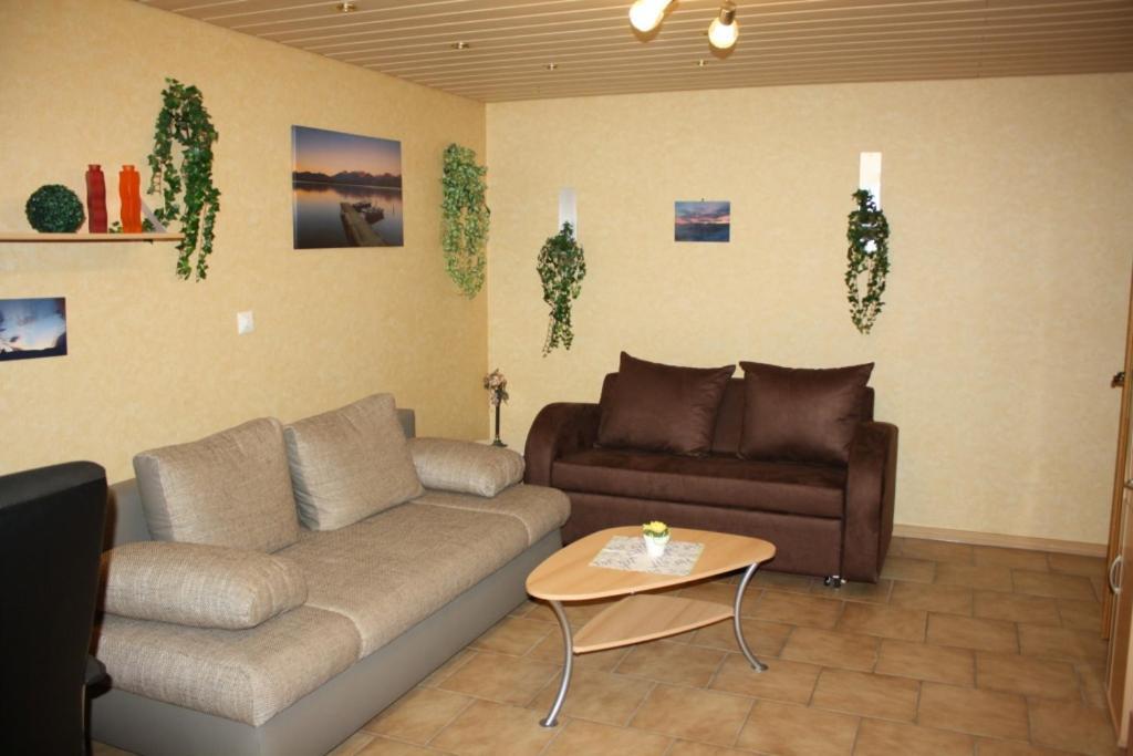 Monteur-/Und Ferienwohnung Diehl Asslar Esterno foto
