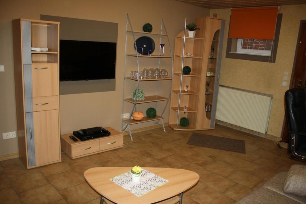 Monteur-/Und Ferienwohnung Diehl Asslar Esterno foto
