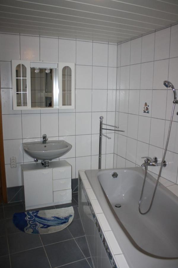 Monteur-/Und Ferienwohnung Diehl Asslar Esterno foto
