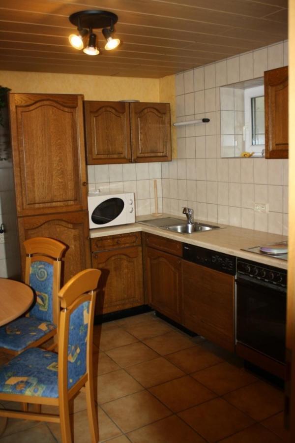 Monteur-/Und Ferienwohnung Diehl Asslar Esterno foto