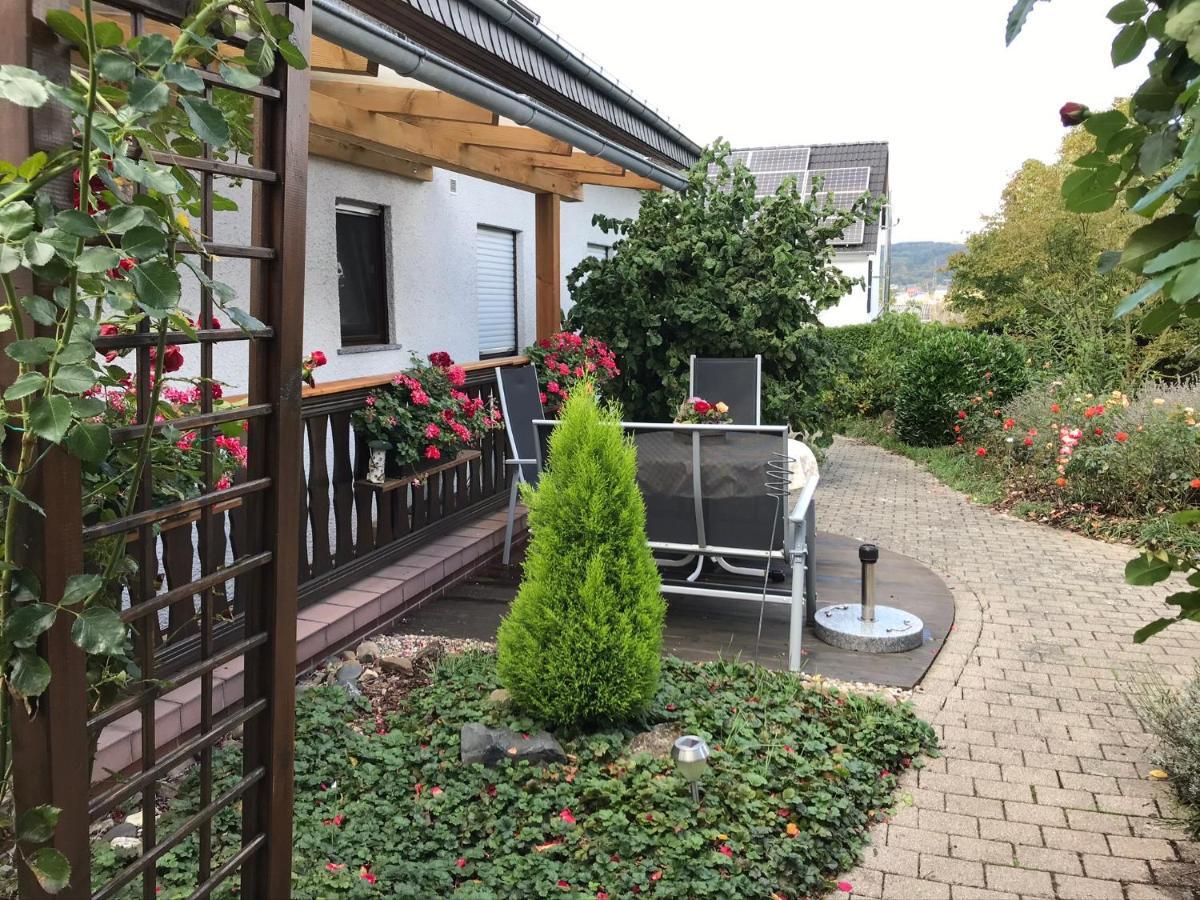 Monteur-/Und Ferienwohnung Diehl Asslar Esterno foto